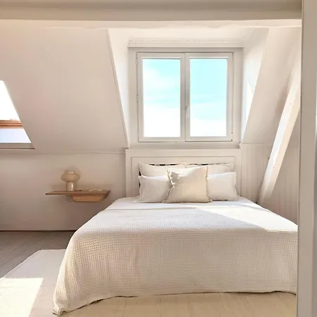 Maison D'artiste Bed & Breakfast 4*
