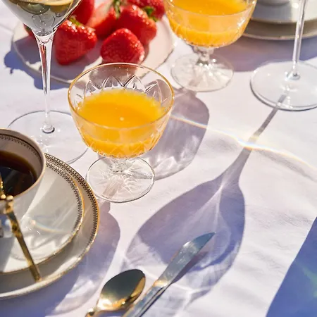 Maison D'artiste Bed & Breakfast 4*