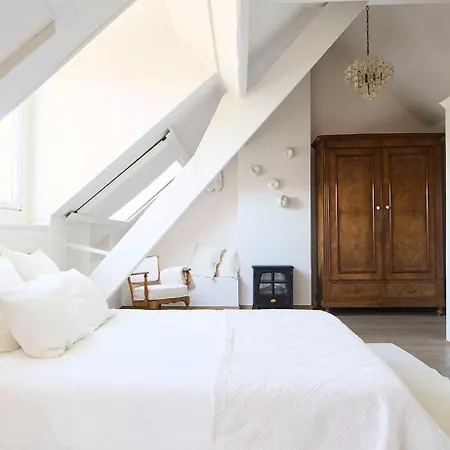 Bed & Breakfast Maison D'artiste 4*