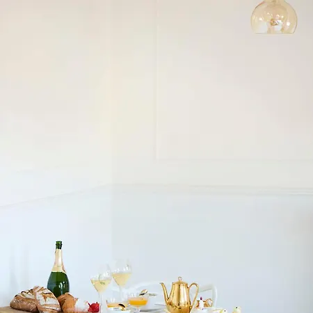 Bed & Breakfast Maison D'artiste 4*