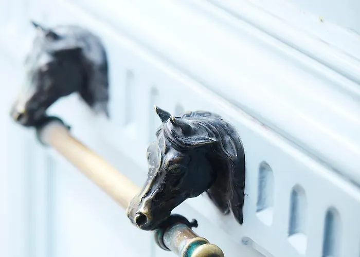 Bed & Breakfast Maison D'artiste 4*