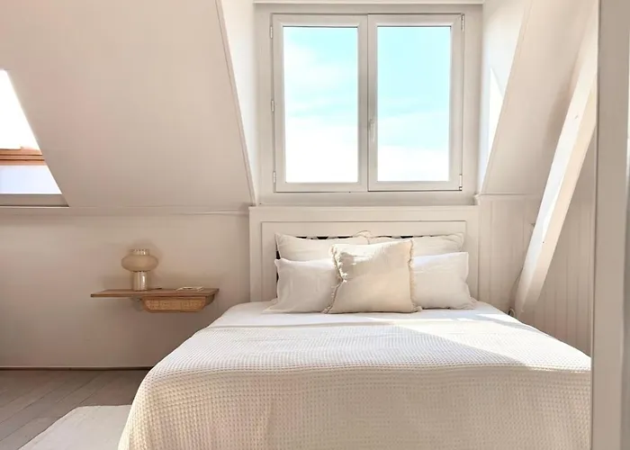 Maison D'artiste Bed & Breakfast 4*