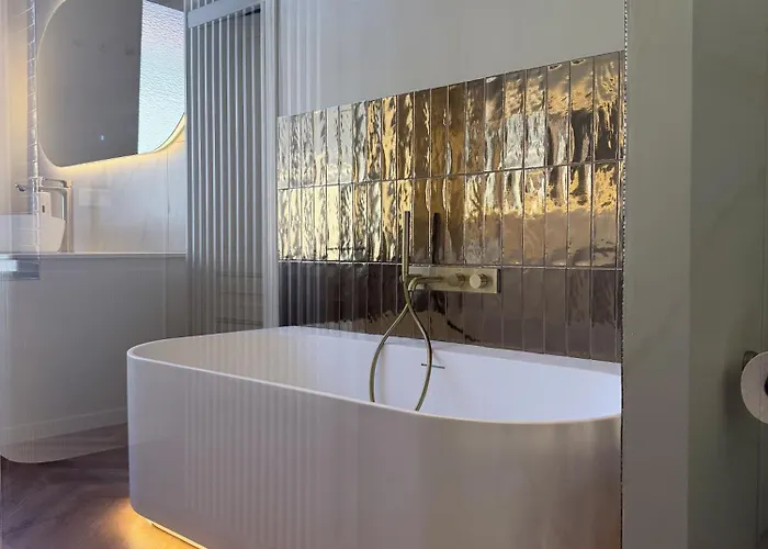 Maison D'artiste Bed & Breakfast 4*