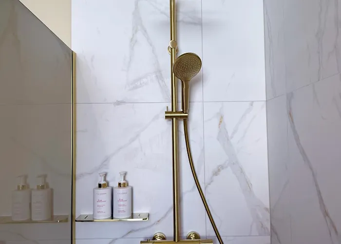 Maison D'artiste Bed & Breakfast 4*